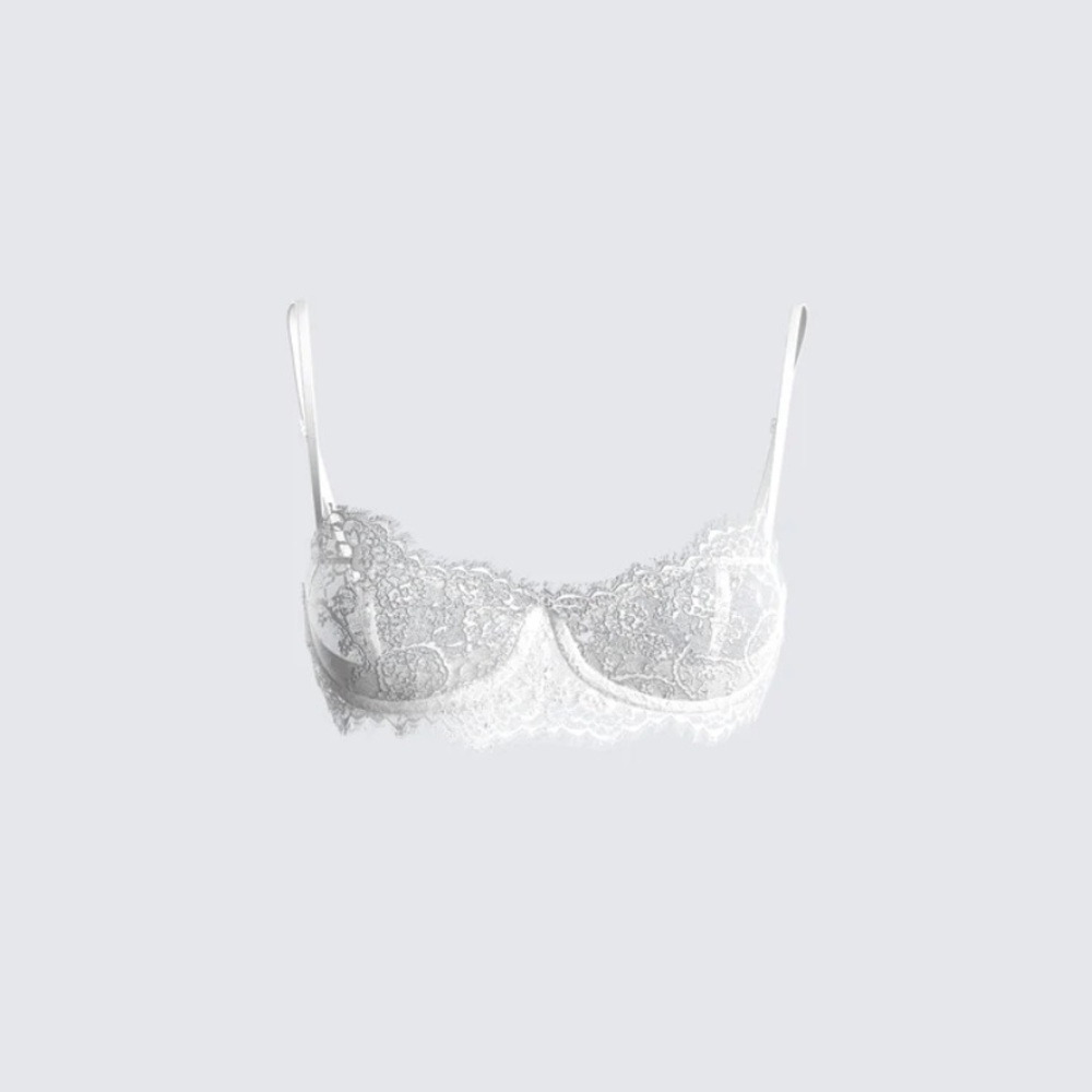 “Cady white lace bra”